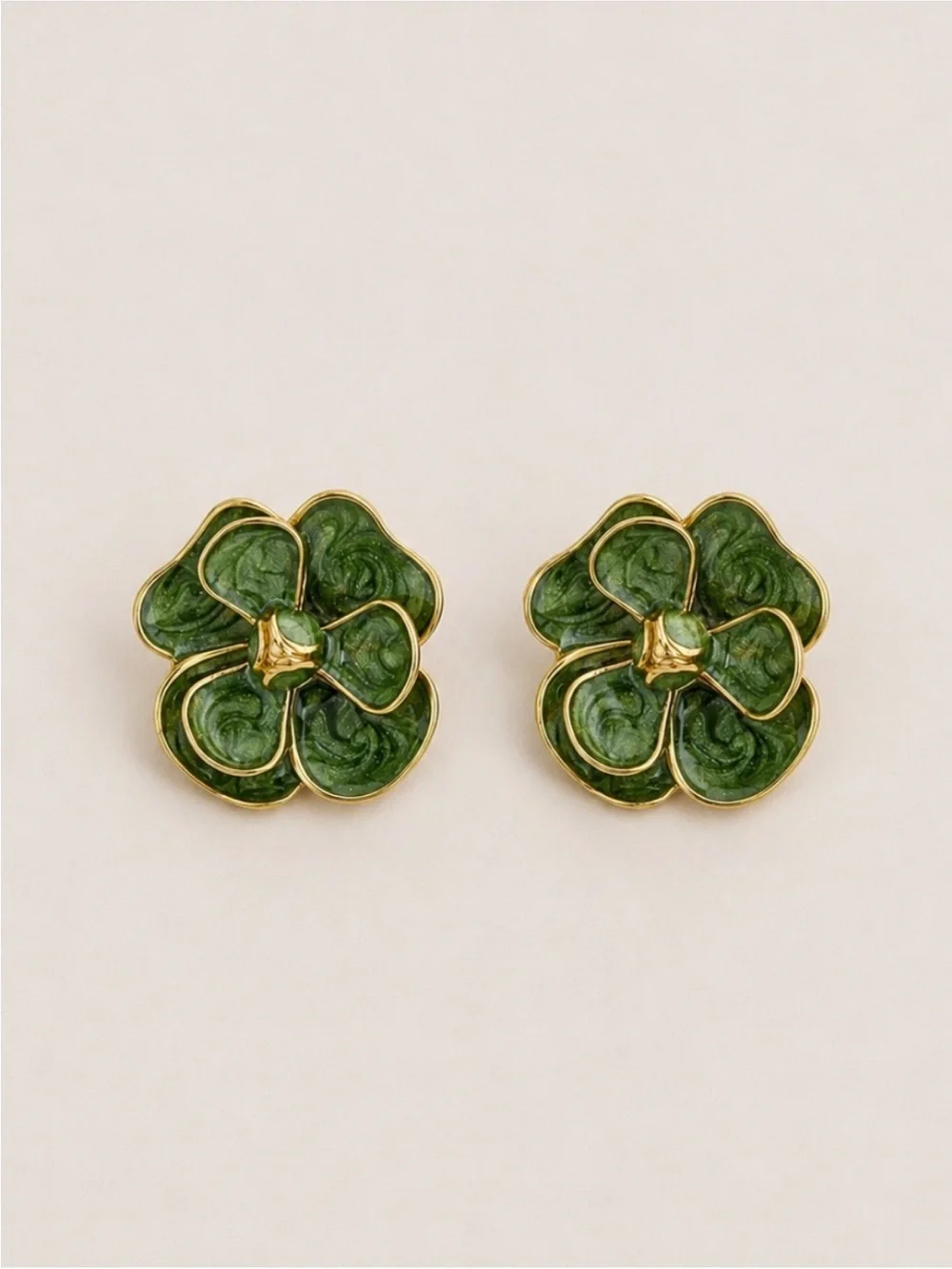 New! Green Gold Flower Post Earrings NWOT 4019
